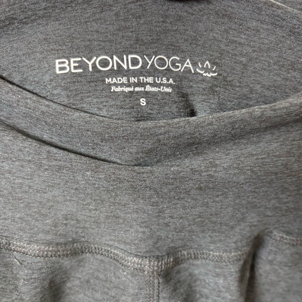 Beyond Yoga Joggers Pants Womens Small Black Commuter Pockets High Rise Gym NWT - Picture 3 of 10